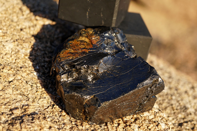 Shungite et méditation : comment cette pierre peut renforcer votre pratique spirituelle